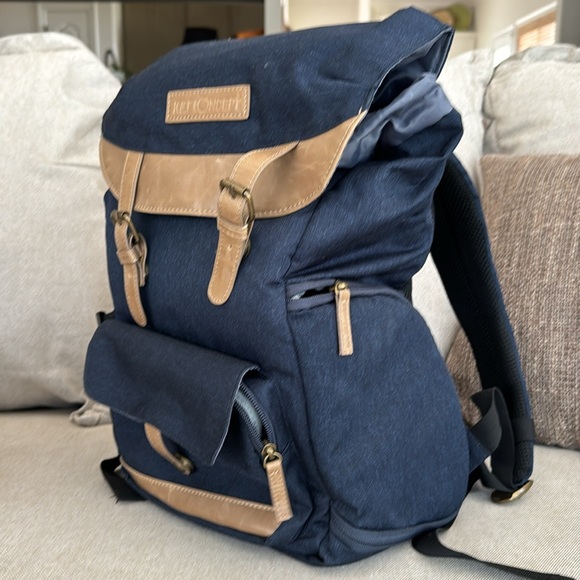 Camera Backpack Navy & Leather - Picture 2 of 7